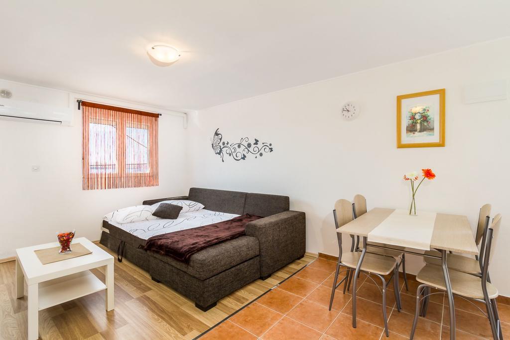 Apartmani Bregovec Maslenica Exterior foto
