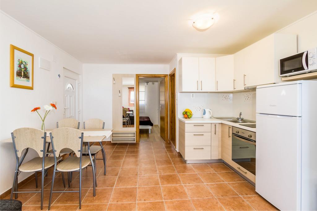 Apartmani Bregovec Maslenica Exterior foto