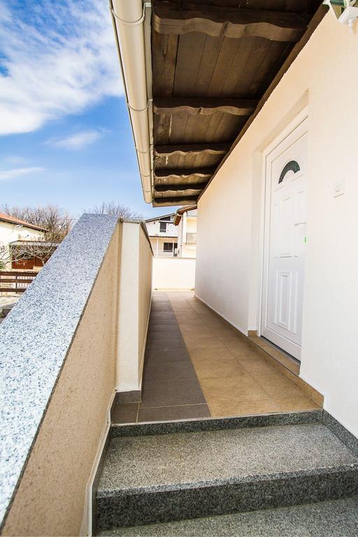 Apartmani Bregovec Maslenica Exterior foto